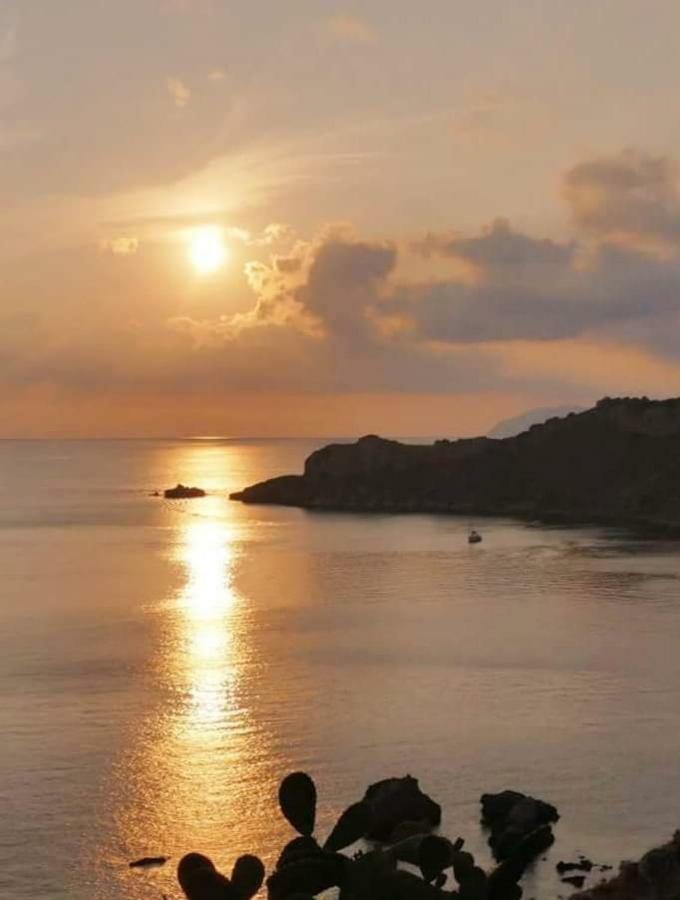 La Casetta Alla Tonnara Milazzo Luaran gambar