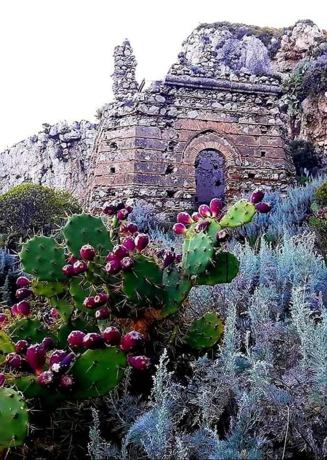 La Casetta Alla Tonnara Milazzo Luaran gambar